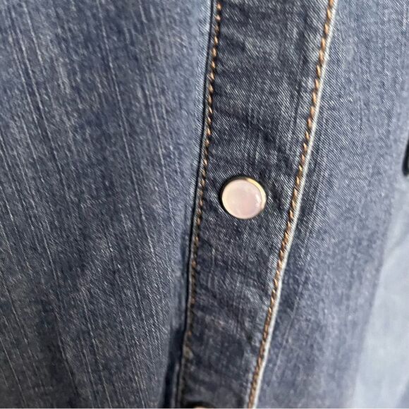 Denim & Co. Blue Denim Embroidered Floral Long Sleeve Button-Up Shirt Size XL - Picture 6 of 11